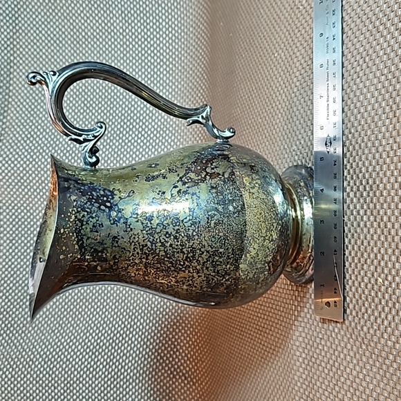 Vintage Silverplate Pitcher with Ice Guard - Picture 8 of 8